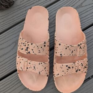 Freedom Moses Angie Pink with splatters
size 39/40